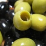 Straccetti di tacchino con olive e pomodori secchi